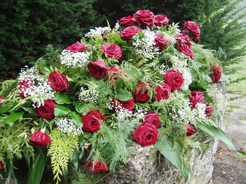 funeraire-LE LAVANDOU-min_roses-61203